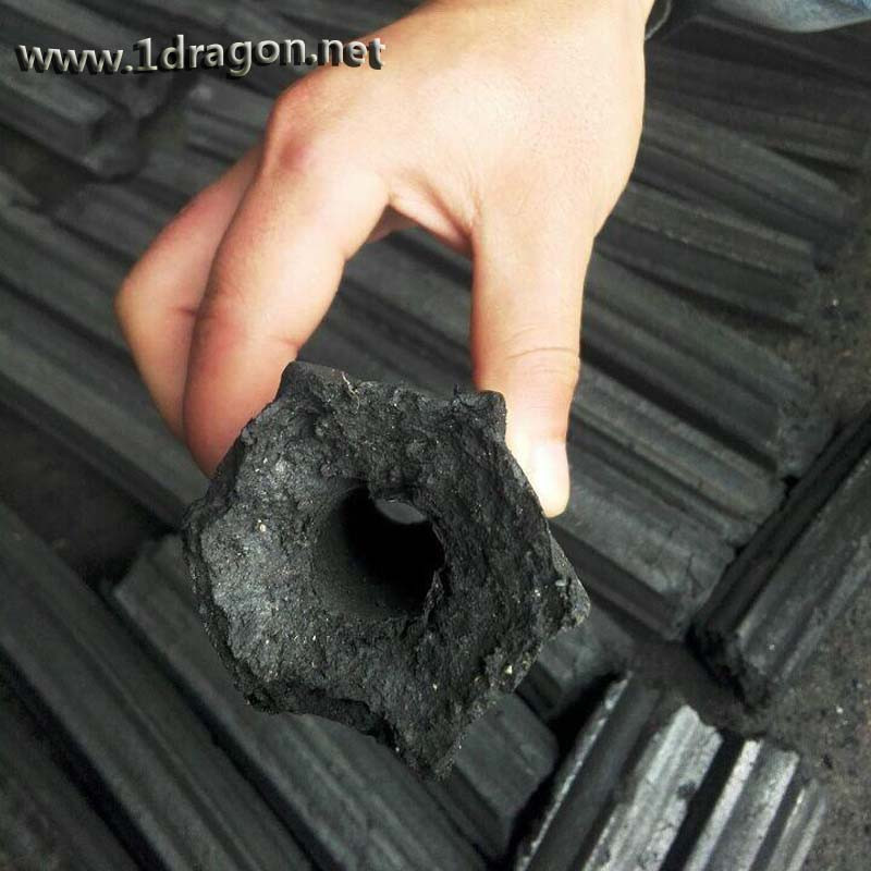 Briquette de charbon de bois de type noir et toute la forme en hexagonal